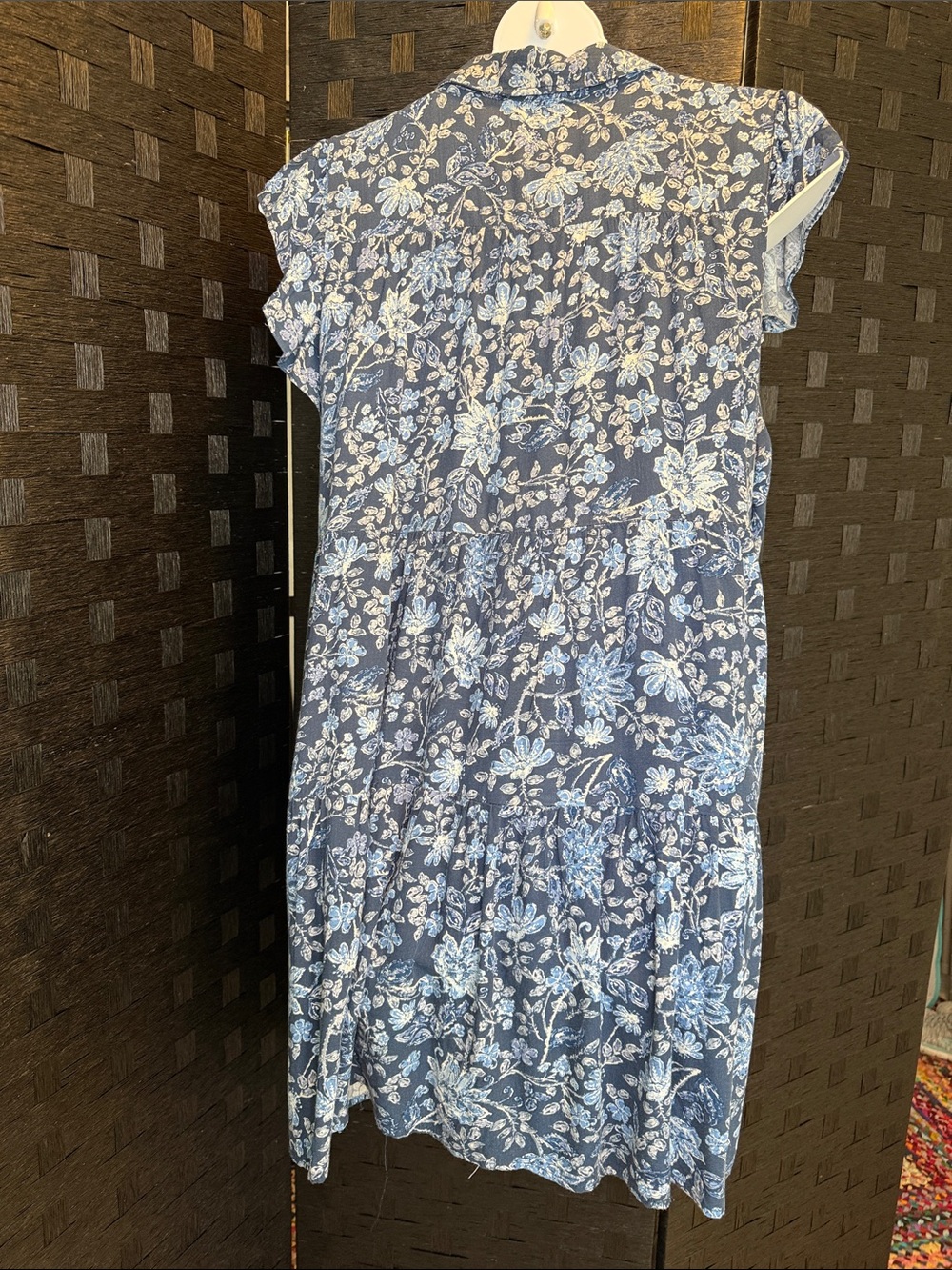 Lucky Brand Blue and White Floral Button-Front Dress. 2X - Picture 4 of 6